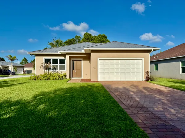 $2,900 | 660 Northeast Moss Rose Place, Port St. Lucie, FL 34983