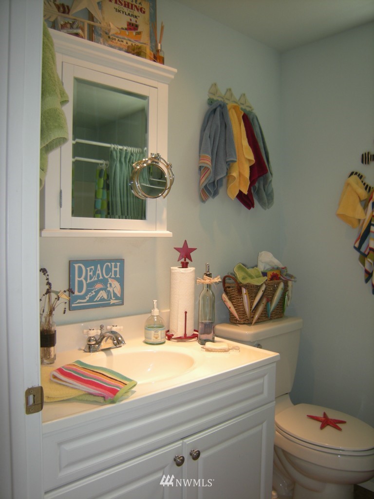 5132 East Grapeview Loop Road Allyn, WA 98524 - Photo 19 of 25 Gallery Image 19