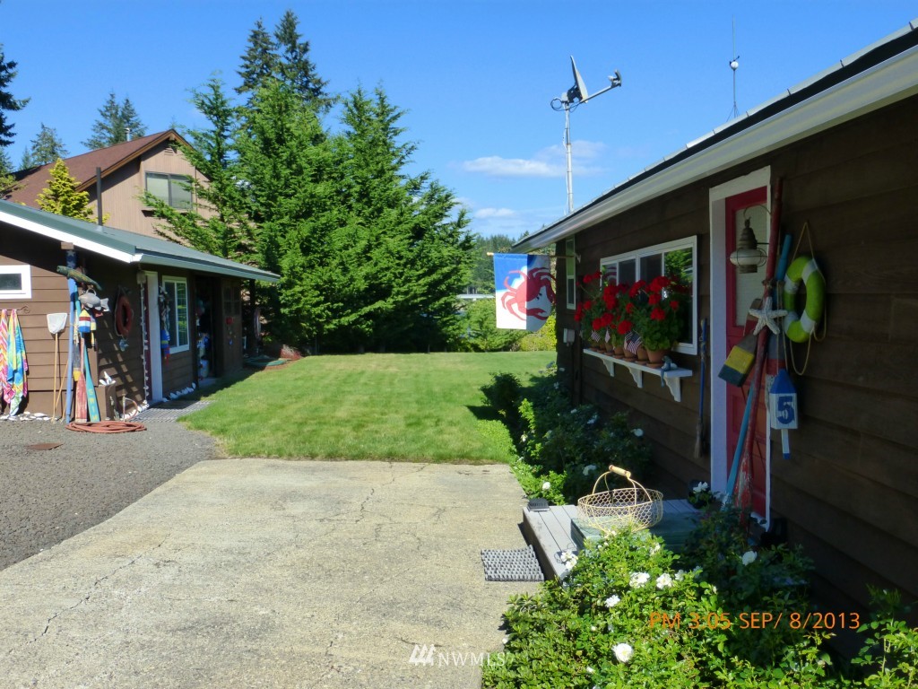 5132 East Grapeview Loop Road Allyn, WA 98524 - Photo 8 of 25 Gallery Image 8