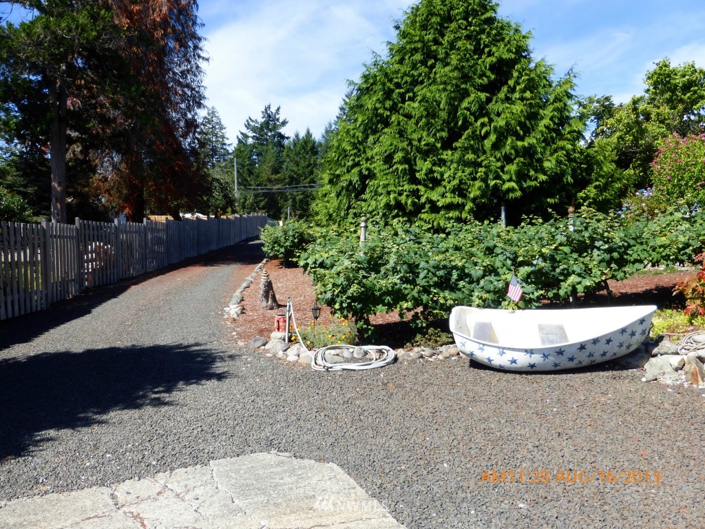 5132 East Grapeview Loop Road Allyn, WA 98524 - Photo 10 of 25 Gallery Image 10