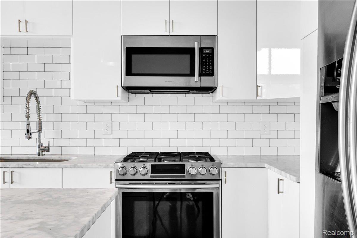 211 East 9 Mile Road, Unit 206 Ferndale, MI 48220 - Photo 10 of 32