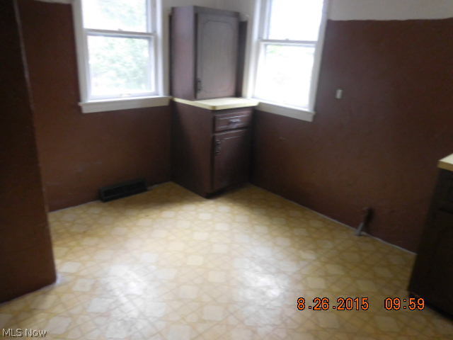4193 Ellison Road Cleveland, OH 44121 - Photo 5 of 10