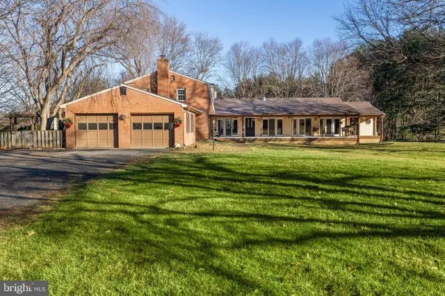 $1,195,000 | 42024 Brightwood Lane, Leesburg, VA 20176