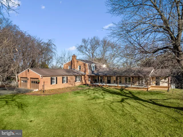 $1,195,000 | 42024 Brightwood Lane, Leesburg, VA 20176