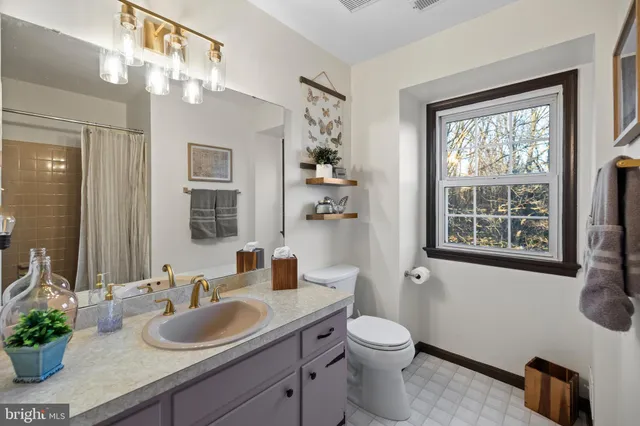 $1,195,000 | 42024 Brightwood Lane, Leesburg, VA 20176