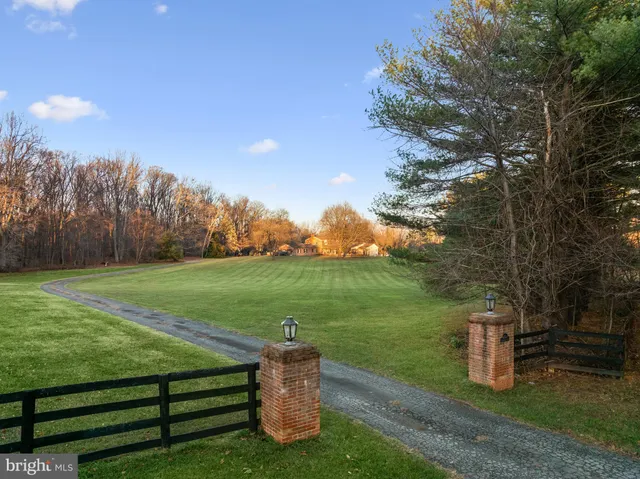 $1,195,000 | 42024 Brightwood Lane, Leesburg, VA 20176