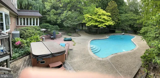 $1,195,000 | 42024 Brightwood Lane, Leesburg, VA 20176