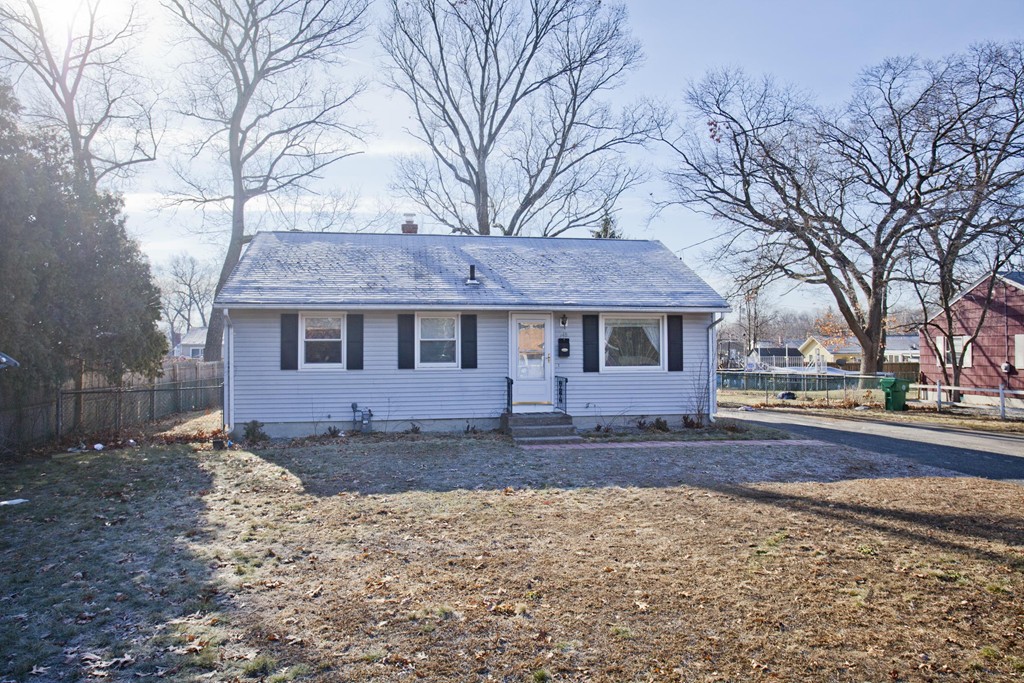 748 James Street Chicopee, MA 01020 - Photo 1 of 10 Gallery Image 1