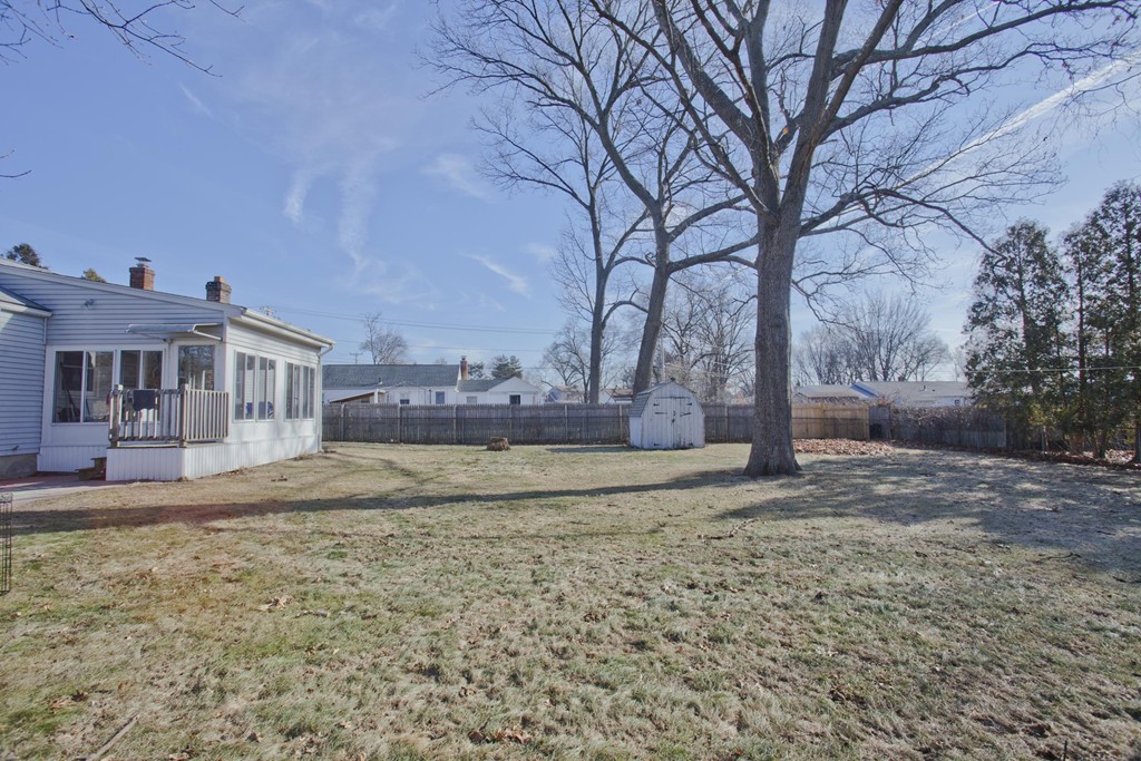 748 James Street Chicopee, MA 01020 - Photo 3 of 10 Gallery Image 3