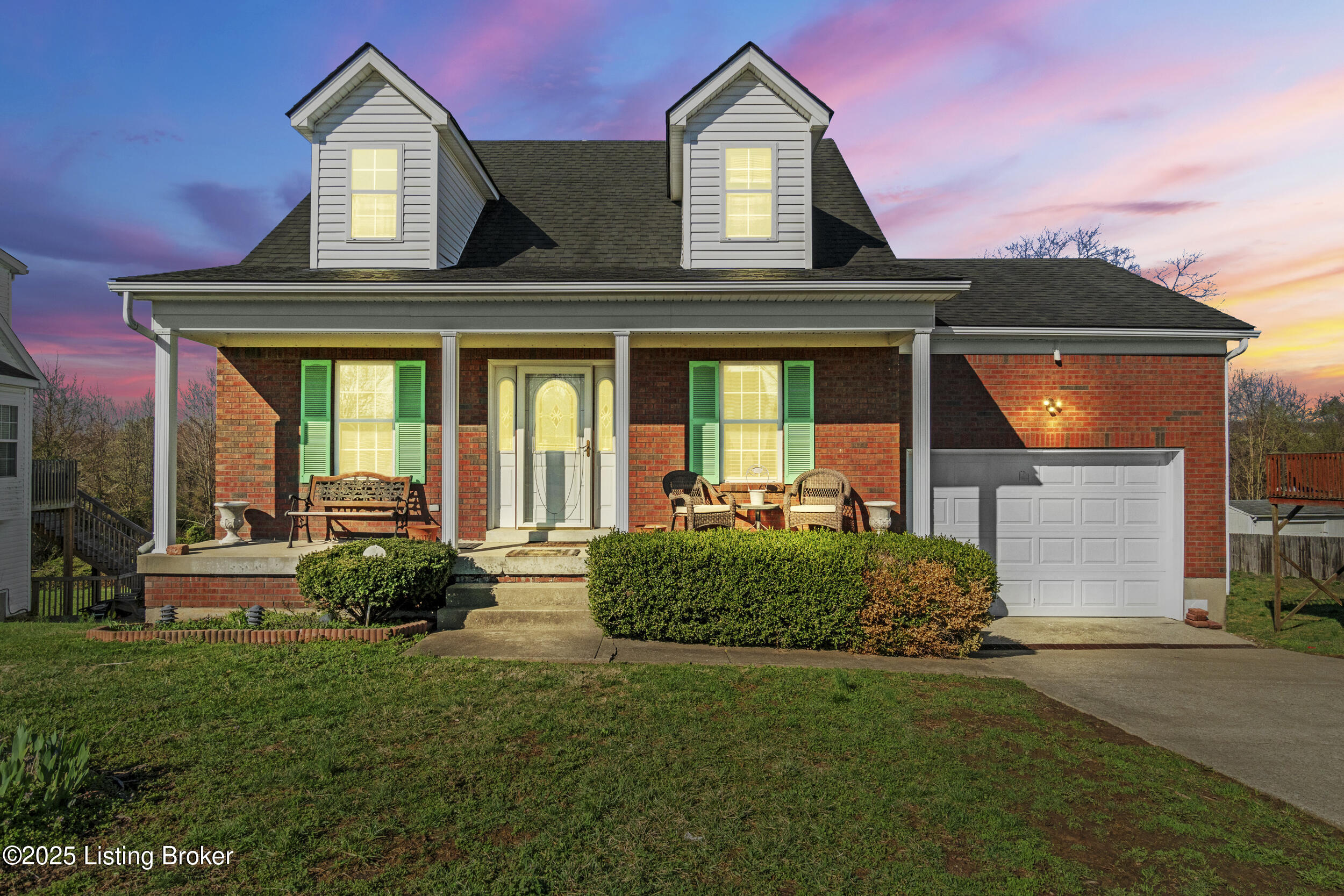 6921 Matthews Road Louisville, KY 40258 - Photo 1 of 38 front of home