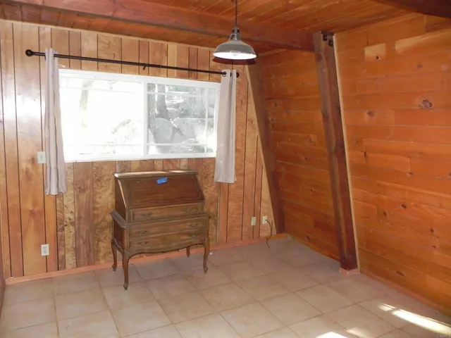 a view of a window in a room