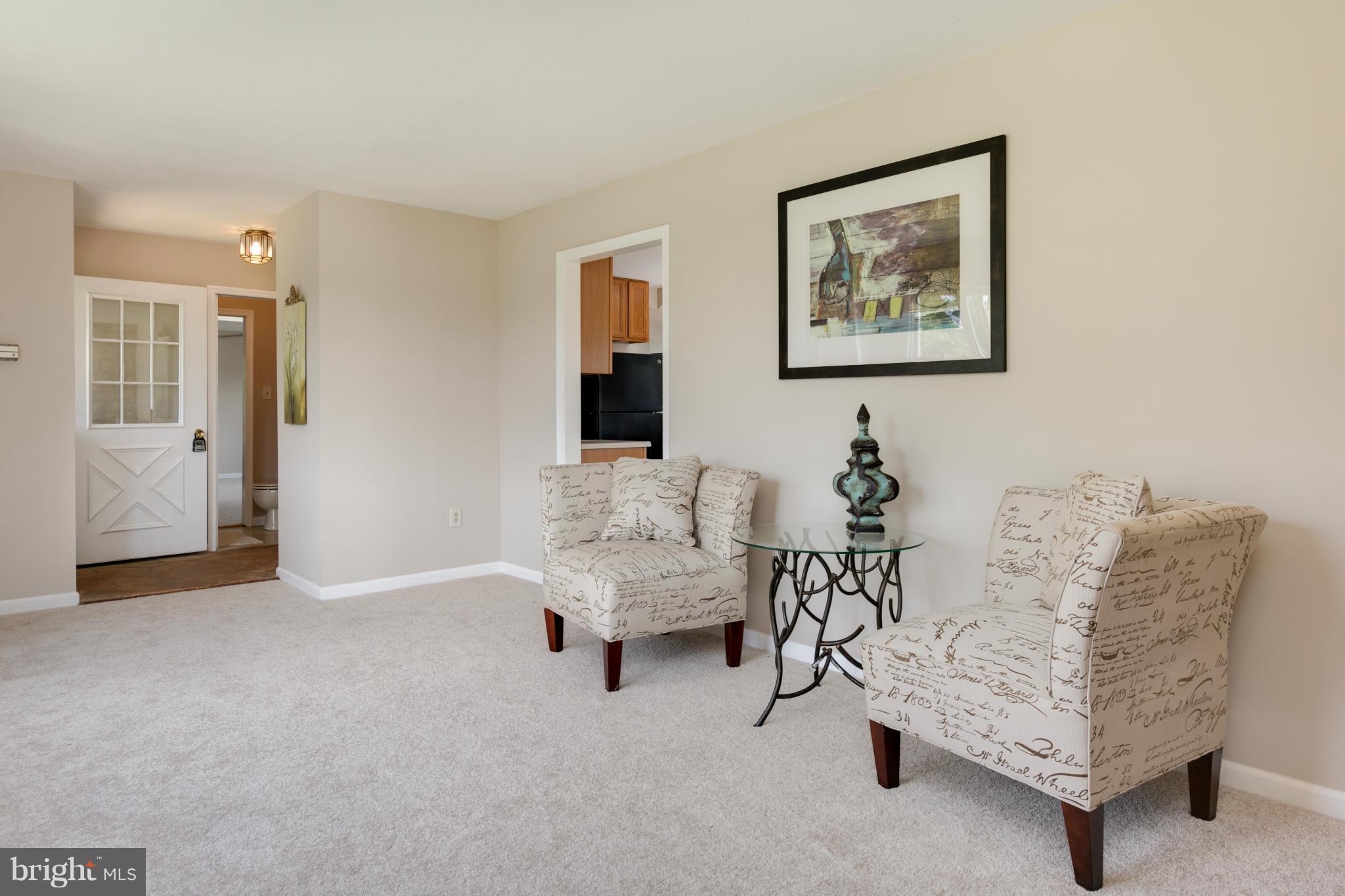6084 Old Bust Head Road Broad Run, VA 20137 - Photo 3 of 30 Living Room