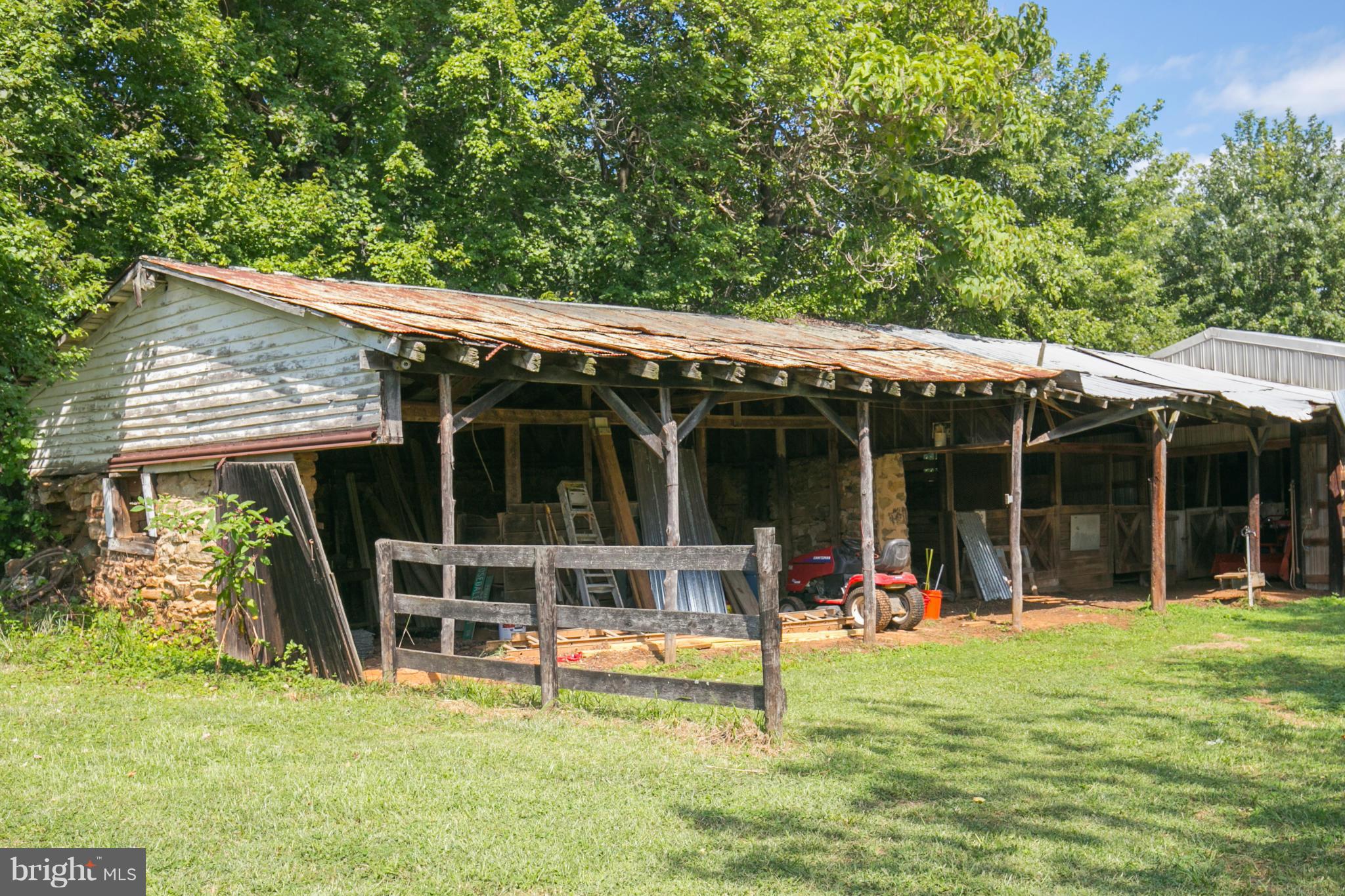 6084 Old Bust Head Road Broad Run, VA 20137 - Photo 22 of 30 Barn