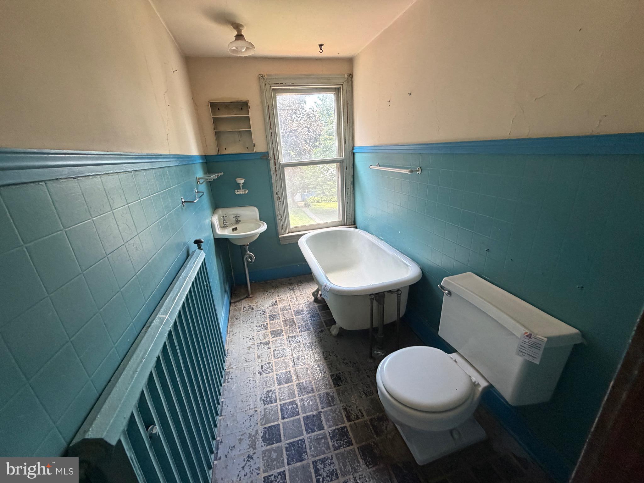 11 South East Street Spring Grove, PA 17362 - Photo 6 of 9