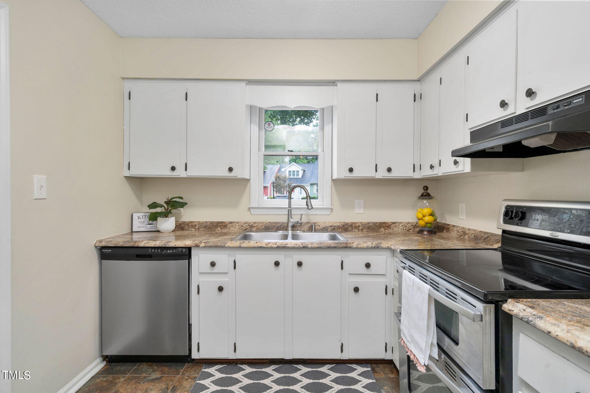 1622 Roanoke Street Raleigh, NC 27606 - Photo 9 of 38 14-web-or-mls-1622-roanoke-st