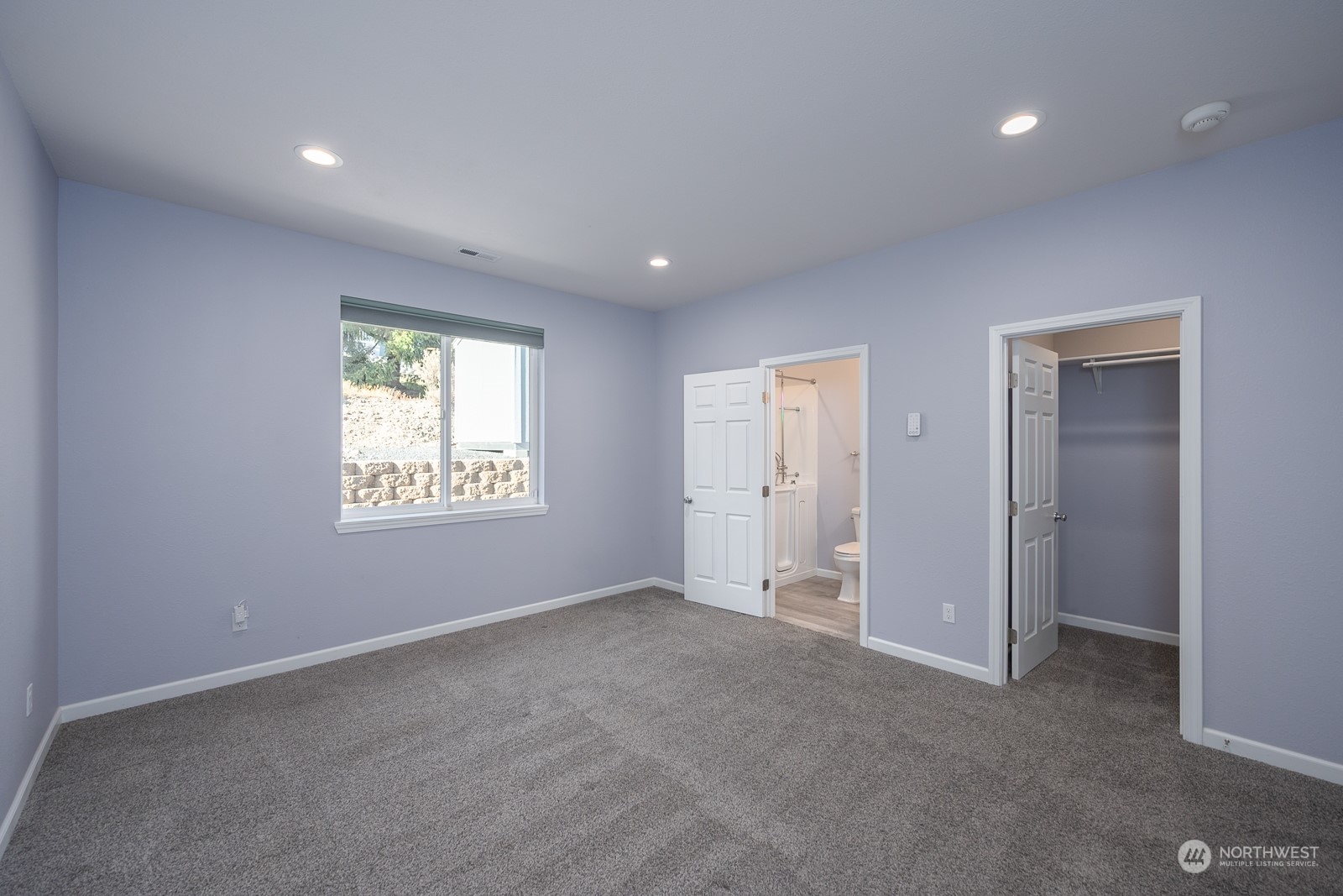 481 Patrick Road Ephrata, WA 98823 - Photo 17 of 39 a view of an empty room with a window