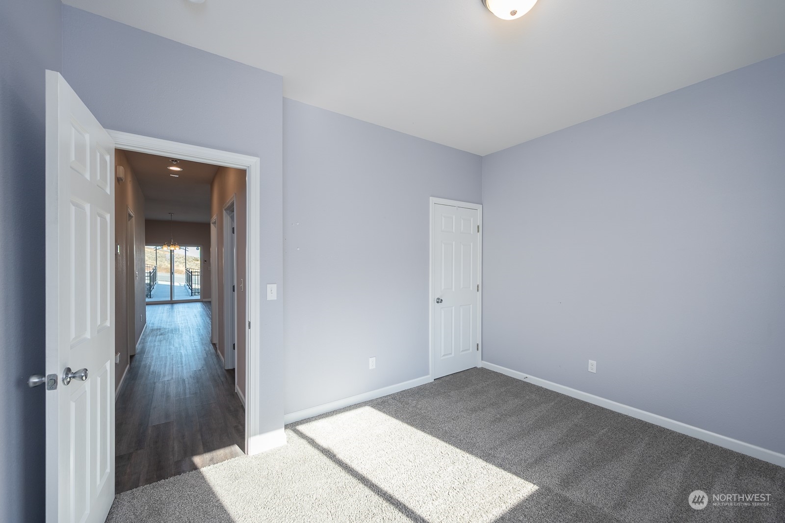 481 Patrick Road Ephrata, WA 98823 - Photo 21 of 39 wooden floor in an empty room