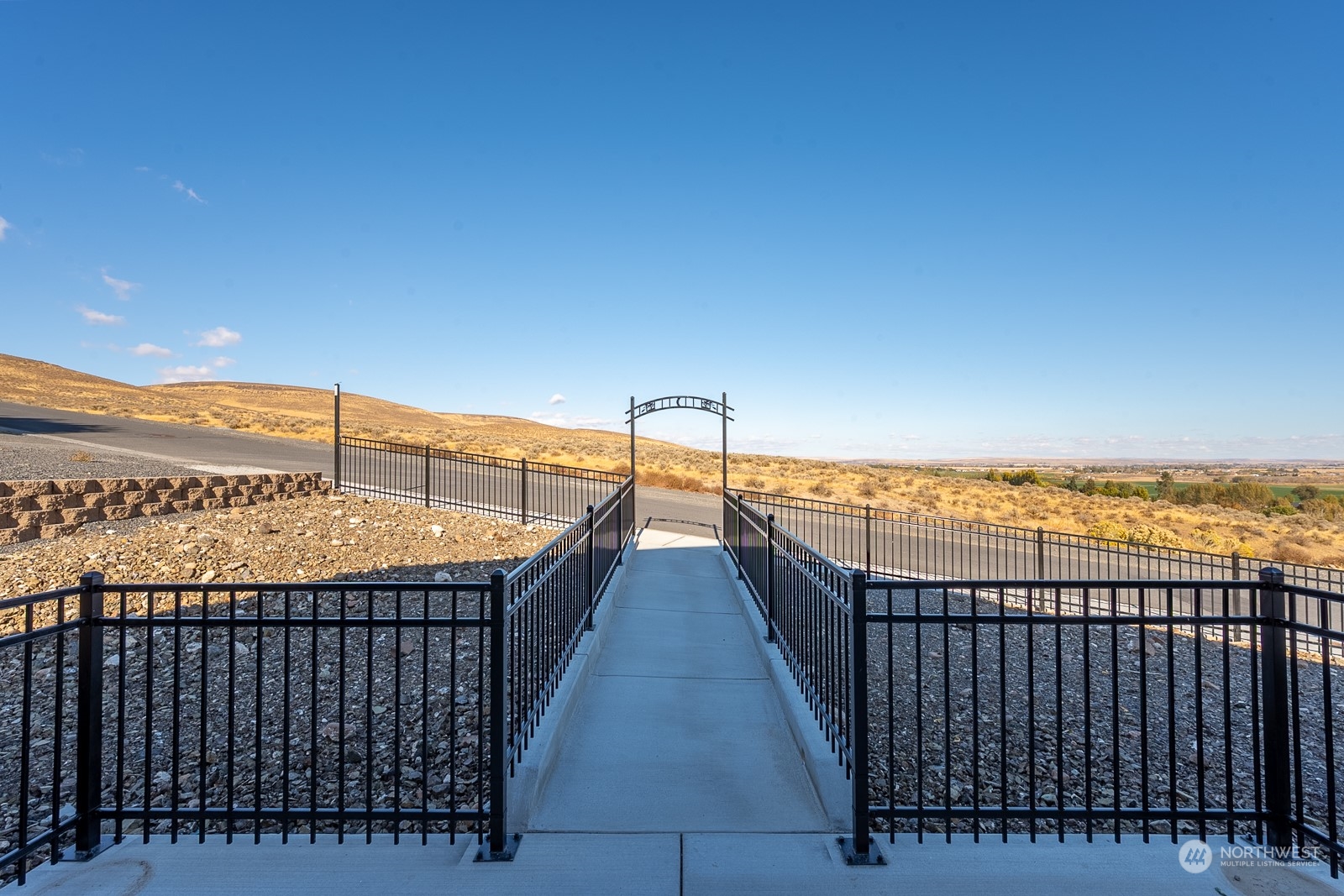 481 Patrick Road Ephrata, WA 98823 - Photo 5 of 39 a view of a balcony with an ocean view