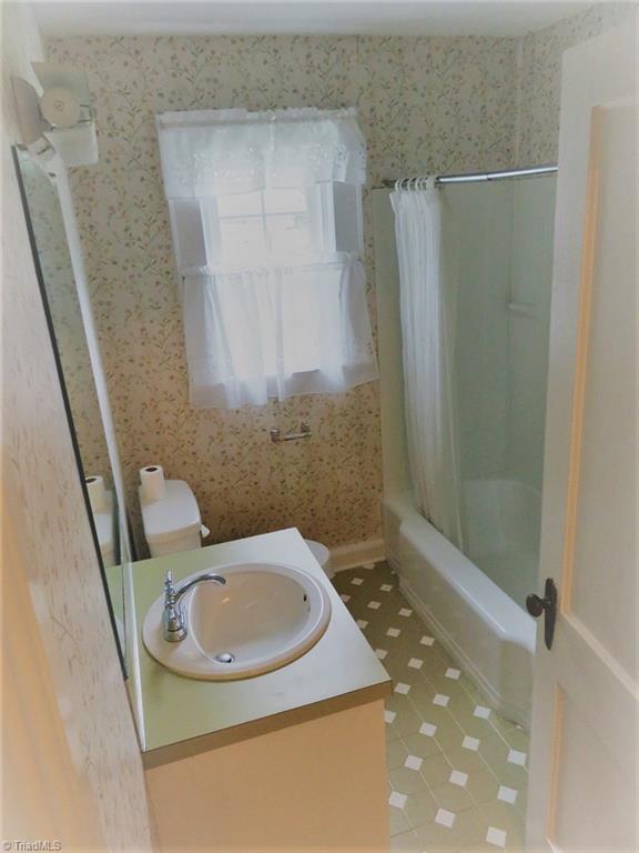 4744 Germanton Road Winston-Salem, NC 27105 - Photo 11 of 25 Full bath on main level
