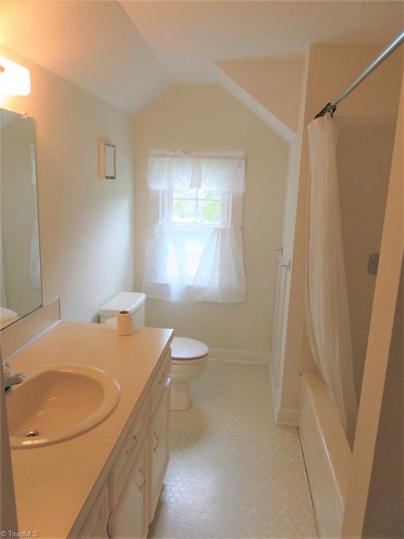 4744 Germanton Road Winston-Salem, NC 27105 - Photo 15 of 25 2nd full bath located on upper level