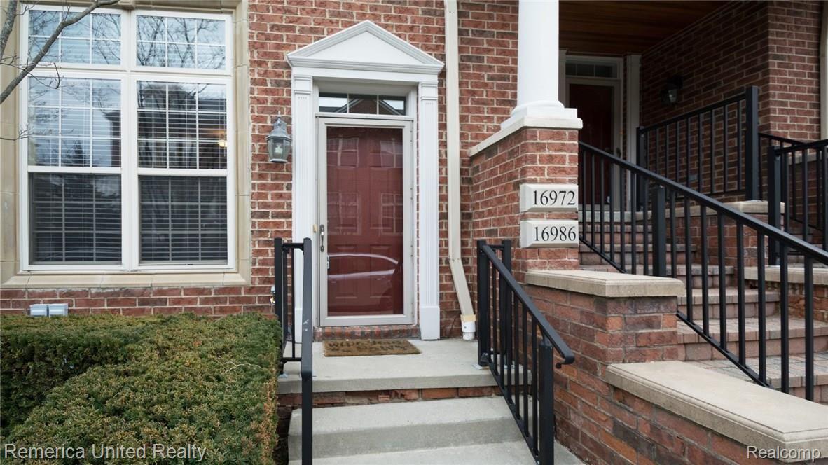 16986 Farmington Road Livonia, MI 48154 - Photo 3 of 27 4_24.jpg