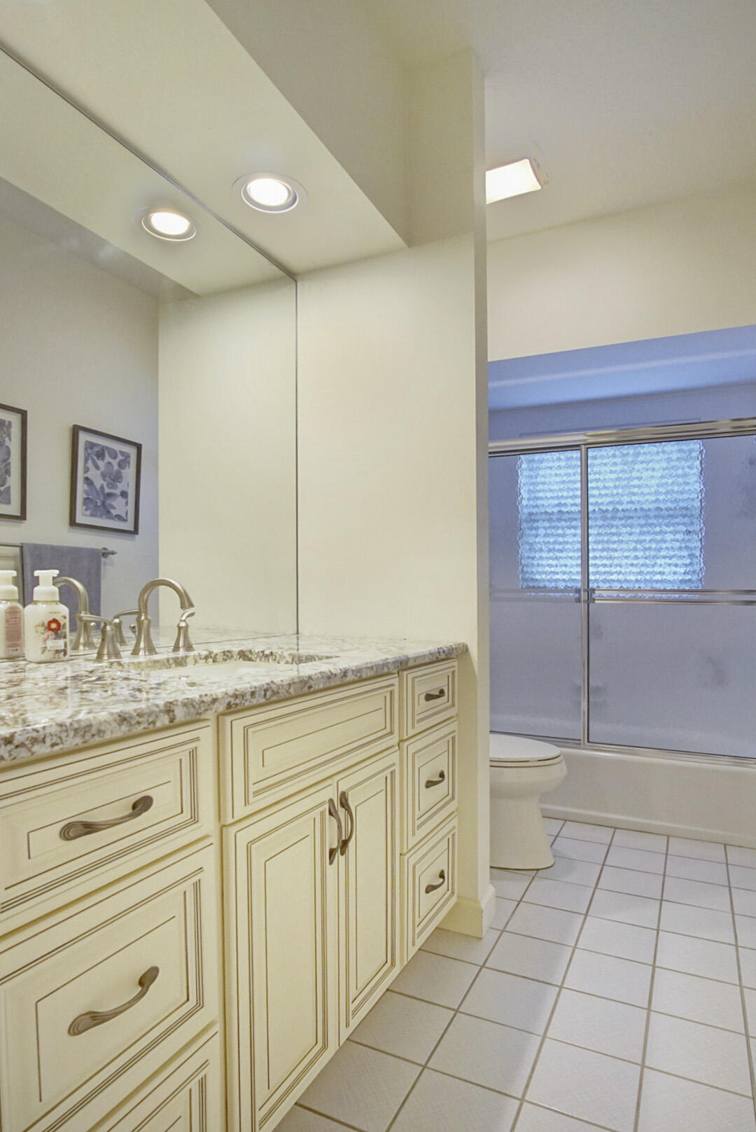 10324 Inverness Way Port St. Lucie, FL 34986 - Photo 27 of 70 Guest bathroom