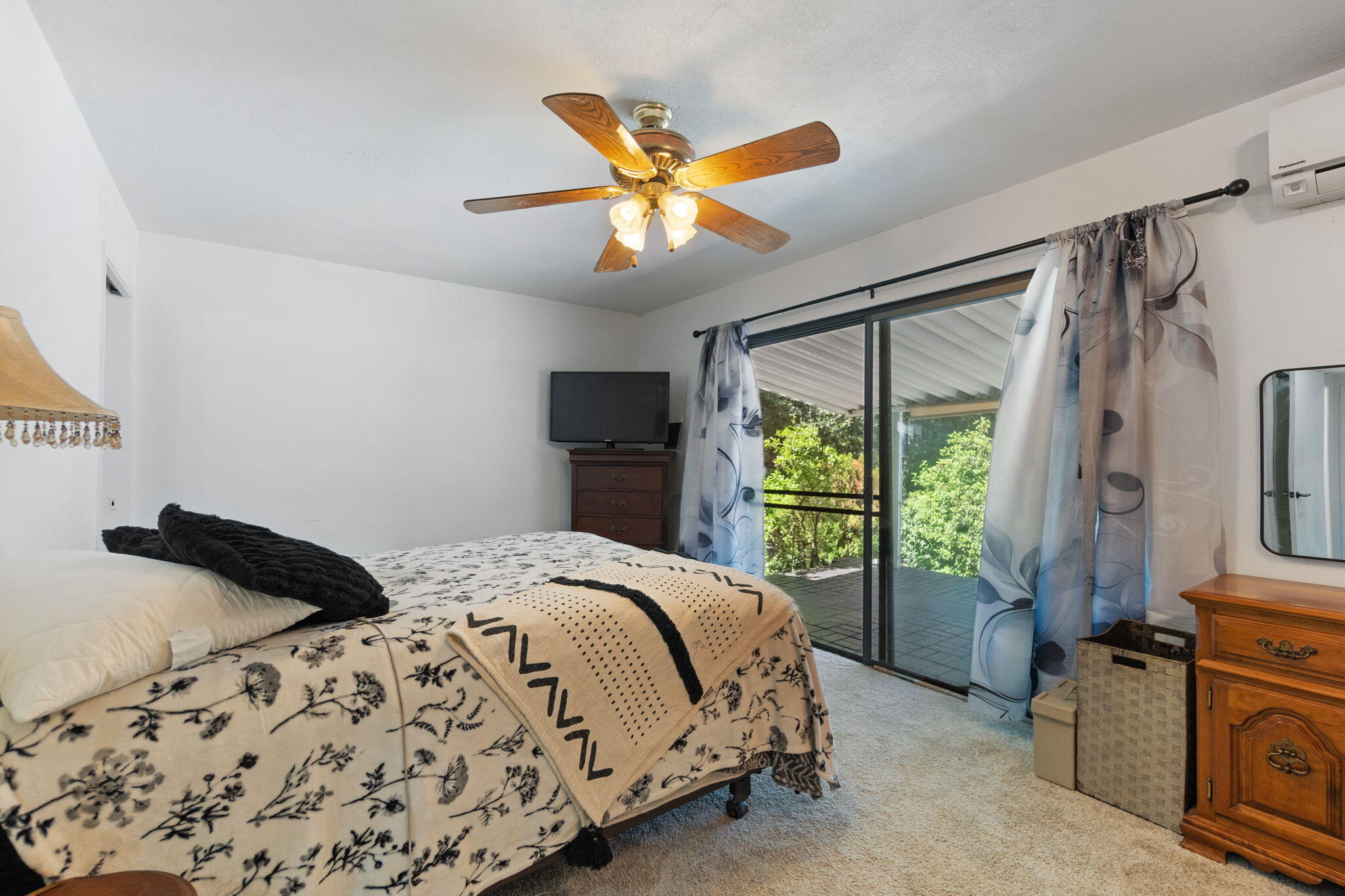 10390 October Lane Redding, CA 96003 - Photo 21 of 94 Bedroom #1