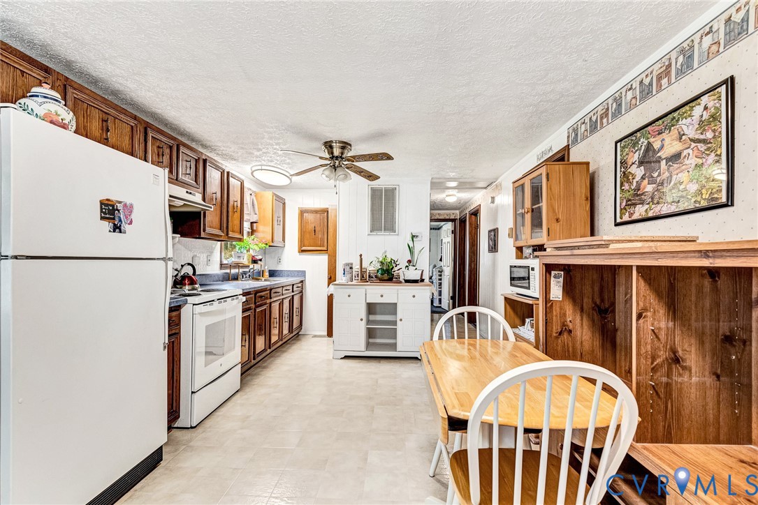17012 Coatesville Road Beaverdam, VA 23015 - Photo 19 of 42 with Ceiling Fan