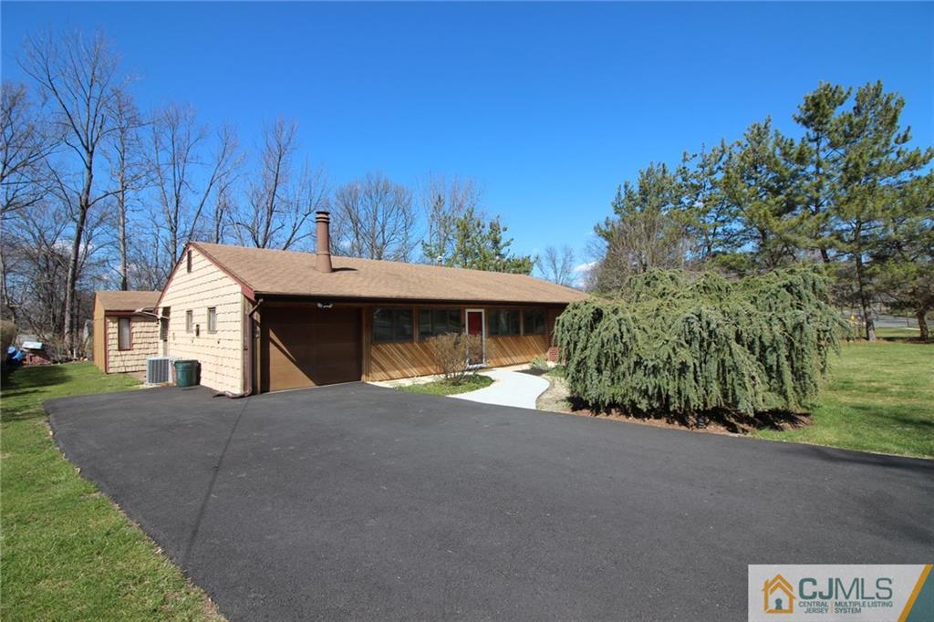 110 Kendall Road Kendall Park, NJ 08824 - Photo 2 of 25 Gallery Image 2