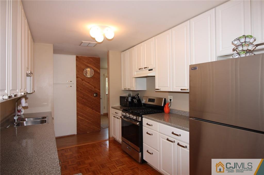 110 Kendall Road Kendall Park, NJ 08824 - Photo 13 of 25 Gallery Image 13