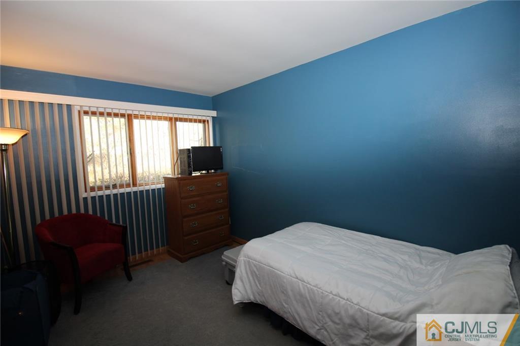 110 Kendall Road Kendall Park, NJ 08824 - Photo 19 of 25 Gallery Image 19