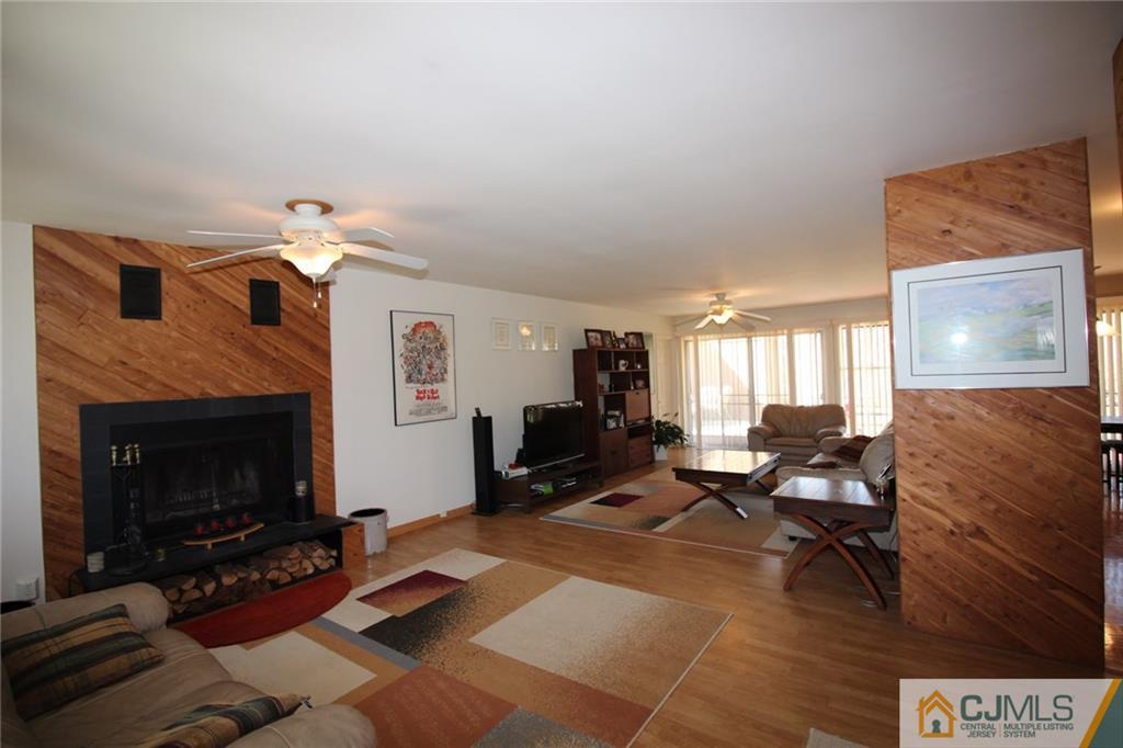 110 Kendall Road Kendall Park, NJ 08824 - Photo 4 of 25 Gallery Image 4