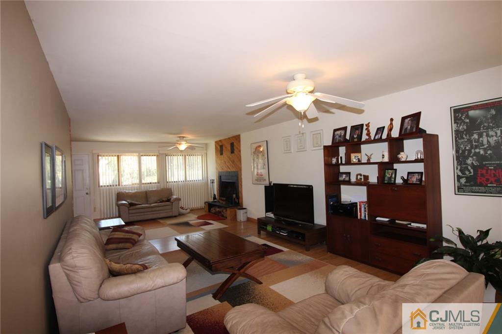 110 Kendall Road Kendall Park, NJ 08824 - Photo 7 of 25 Gallery Image 7