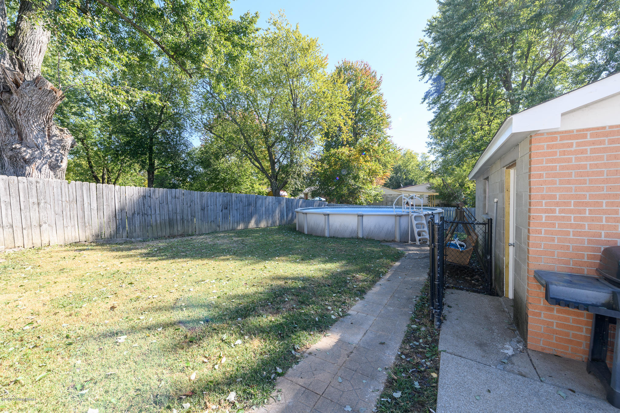 9521 Maple Road Louisville, KY 40229 - Photo 36 of 44 Maple-40