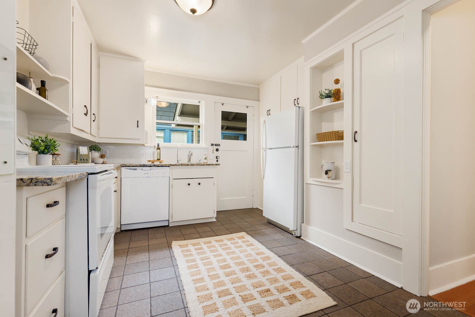 414 North 46th Street Seattle, WA 98103 - Photo 6 of 25