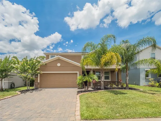a view of entrance of the house