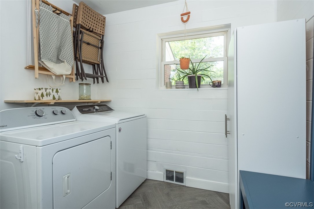 1025 Andros Road Richmond, VA 23225 - Photo 26 of 37 a utility room with dryer and washer