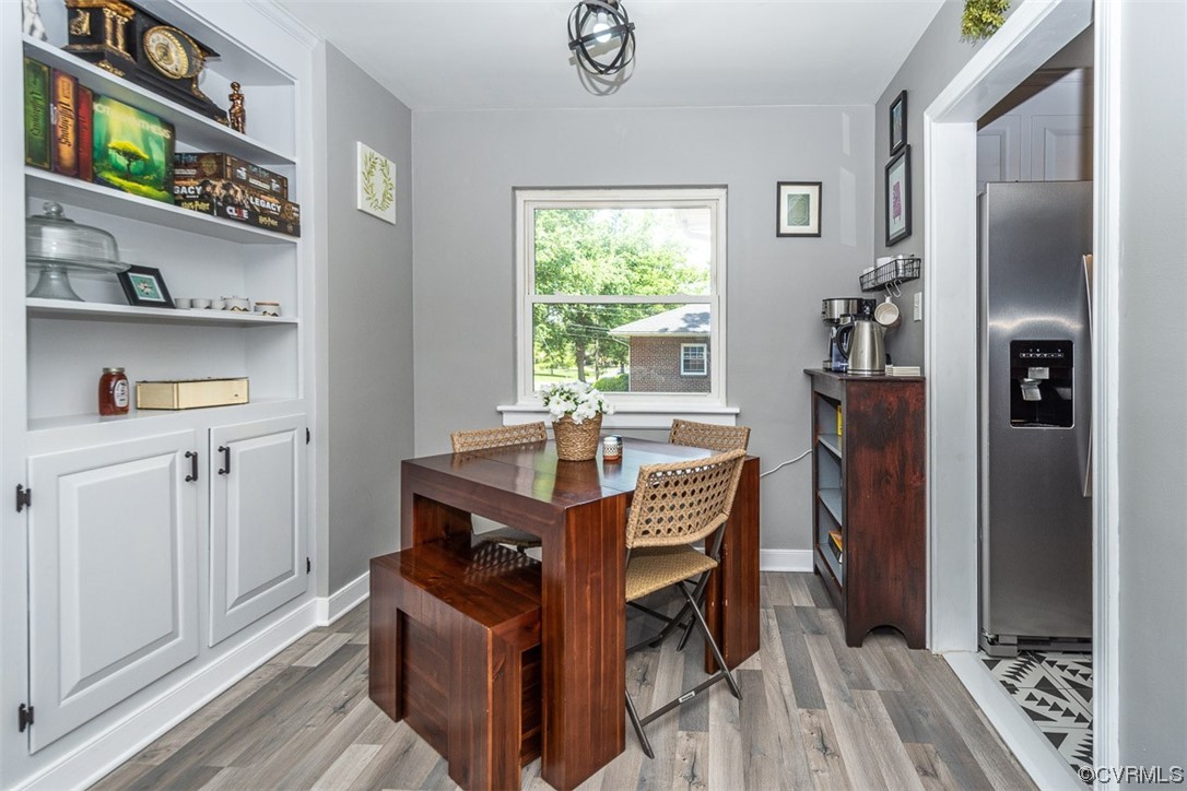 1025 Andros Road Richmond, VA 23225 - Photo 10 of 37 a dining room with furniture and window