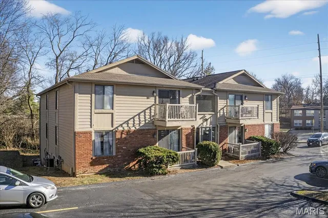 $130,000 | 1104 Mariedale Court, Unit C, St. Louis, MO 63122