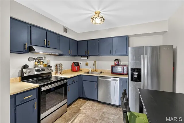 $130,000 | 1104 Mariedale Court, Unit C, St. Louis, MO 63122