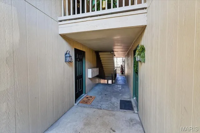 $130,000 | 1104 Mariedale Court, Unit C, St. Louis, MO 63122