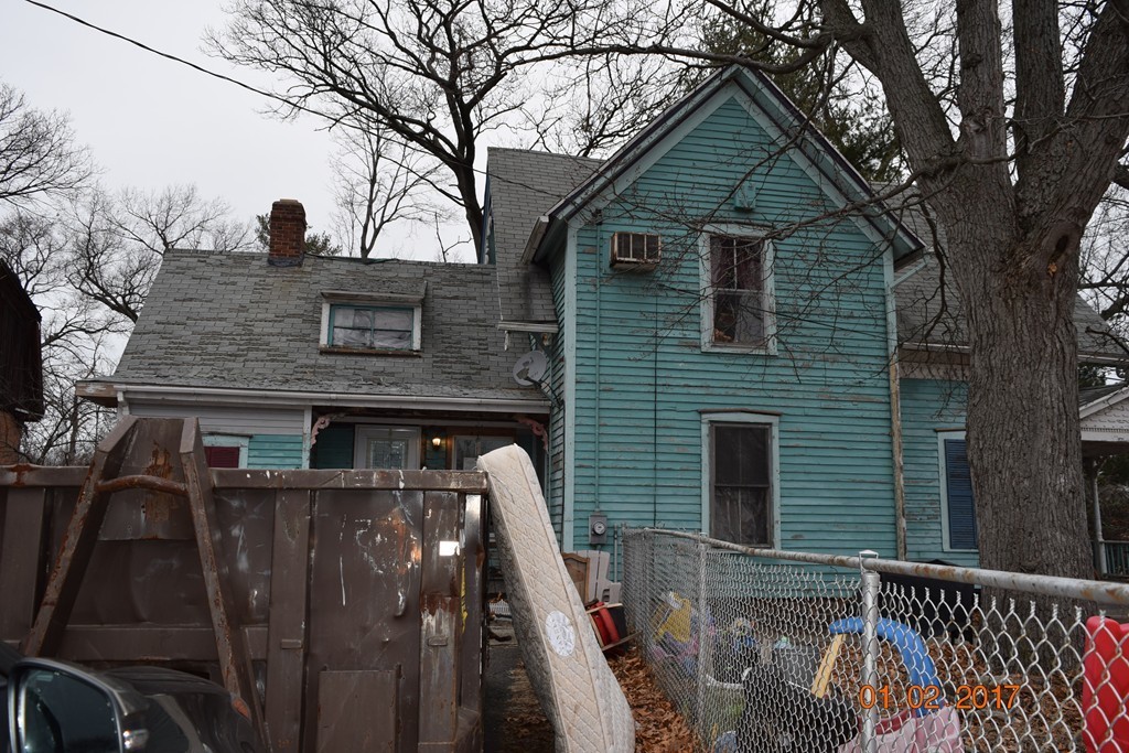 998 Liberty Street Springfield, MA 01104 - Photo 6 of 15