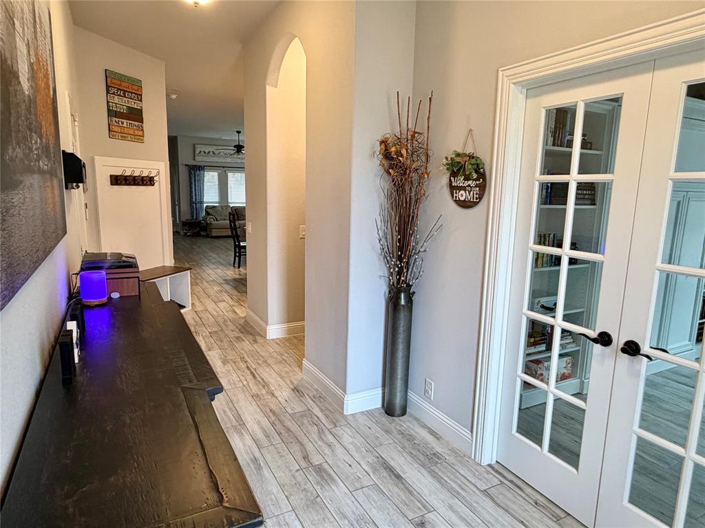 729 Oakleaf Drive Midlothian, TX 76065 - Photo 4 of 28 View from front door, office to the right