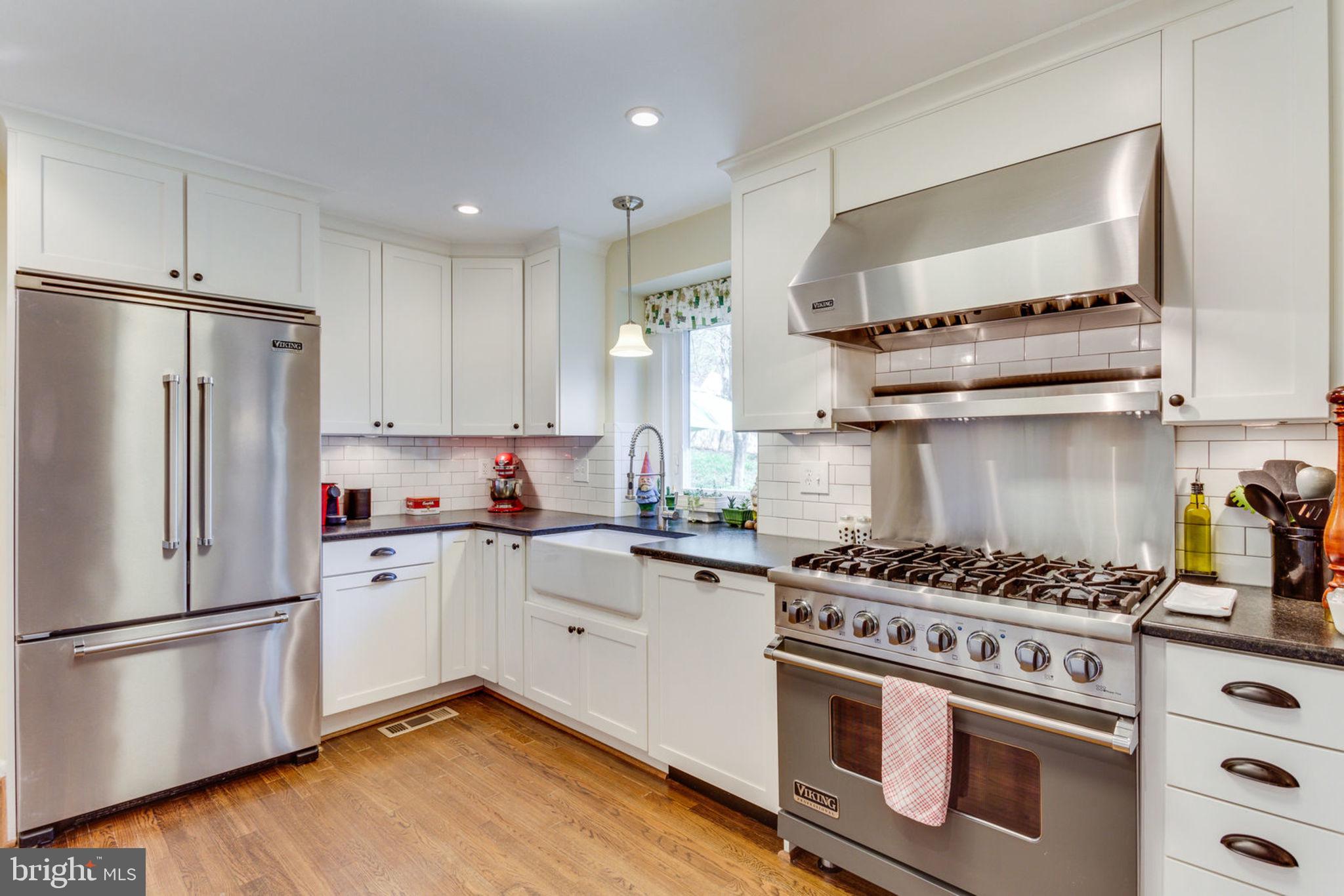 8220 Riding Ridge Place McLean, VA 22102 - Photo 8 of 32 Kitchen