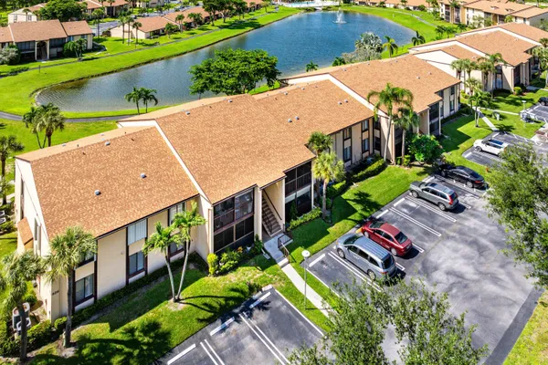 $2,000 | 826 Sky Pine Way, Unit D1, Greenacres, FL 33415