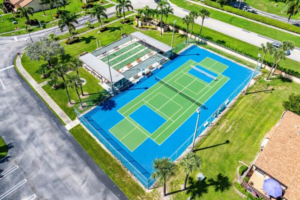 $2,000 | 826 Sky Pine Way, Unit D1, Greenacres, FL 33415