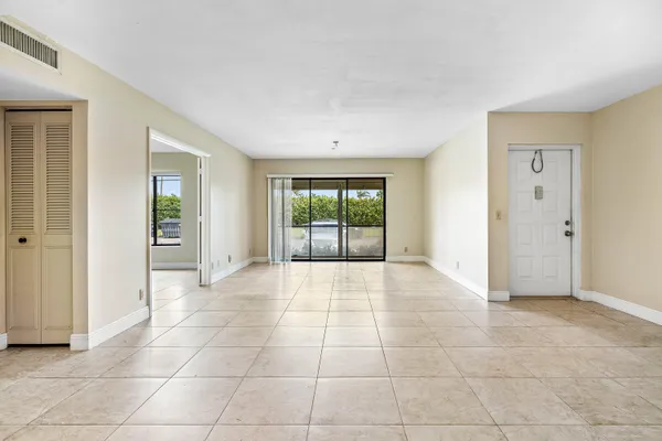 $2,000 | 826 Sky Pine Way, Unit D1, Greenacres, FL 33415