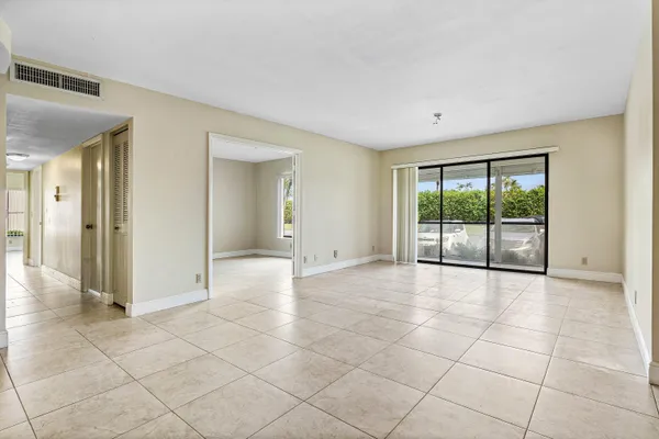 $2,000 | 826 Sky Pine Way, Unit D1, Greenacres, FL 33415