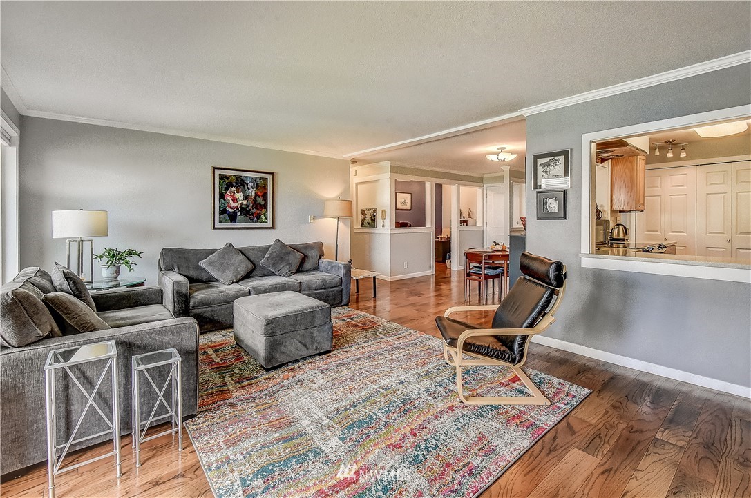 8516 196th Street Southwest, Unit 212 Edmonds, WA 98026 - Photo 11 of 23 Gallery Image 11