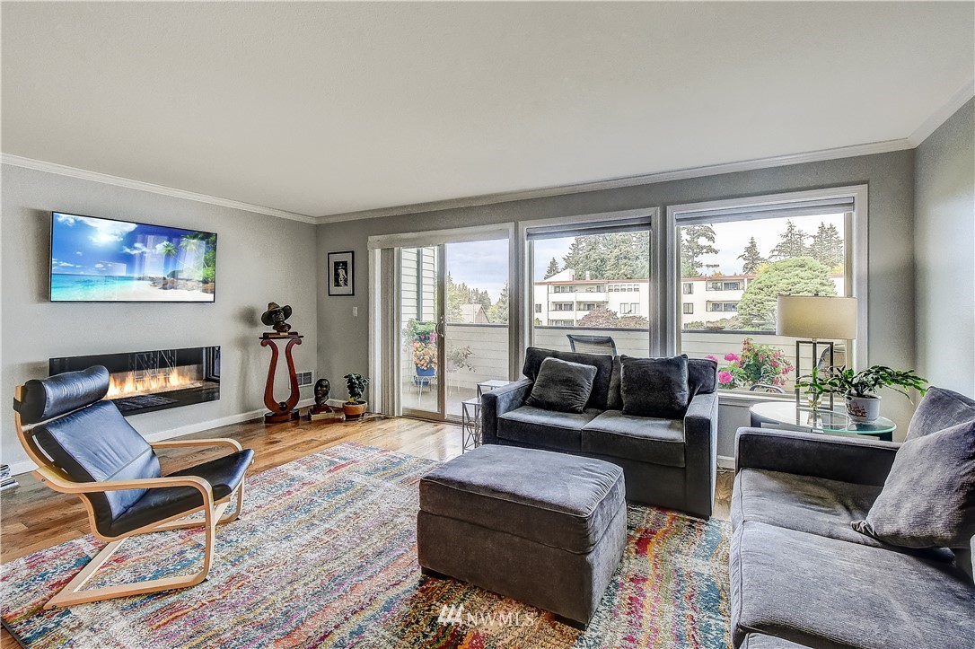 8516 196th Street Southwest, Unit 212 Edmonds, WA 98026 - Photo 13 of 23 Gallery Image 13